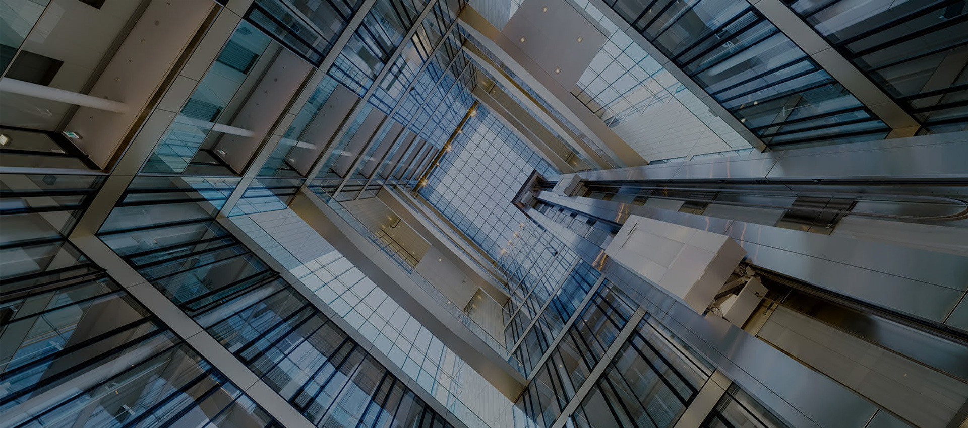 طراحی و اجرای انواع آسانسور